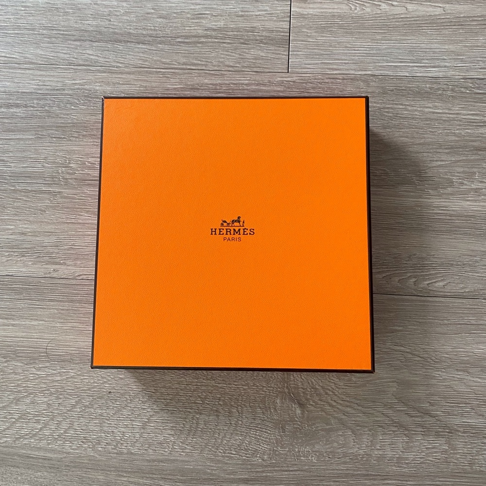 *NEW* Hermes box